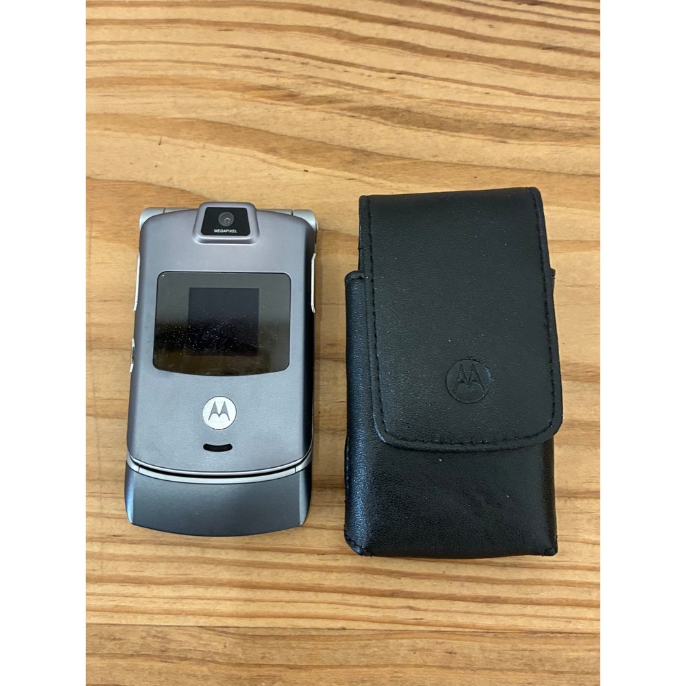 Motorola Razr Flip Silver No Charger Vintage With case untested